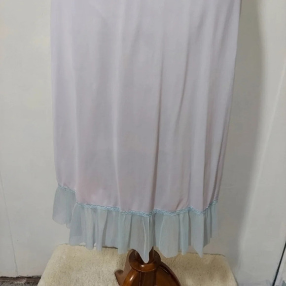 Vintage Baby Blue Kayser Tiny Pleats and Lace Full Slip with Adjustable Shoulder - Picture 10 of 16